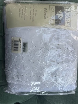 NUEVO EN PAQUETE Falda de cama de encaje con ojales KING de colección con volantes antipolvo marfil 50 % algodón detalles para el hogar Foto 1 de 4