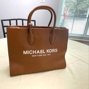 Nuevo con etiquetas Bolso de Mano Michael Kors Mirella MD Color Camel Guijarro Cuero - Imagen 1 de 7