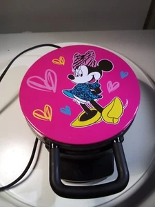 Minnie Mouse süßes heißes rosa Waffeleisen macht kleine Minnies - Bild 1 von 5