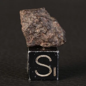 Météorite NWA 11540 de 2,41 g Chondrite Carbonée Type CO3  #E21.2-14 - Picture 1 of 11