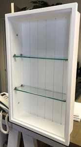 14-1/4" x 23-3/4" x 3-3/4" weiß versenkte Sloane Wand Nische mit Perlenbrett Rückseite - Bild 1 von 3