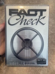 New NCT 127 - Fact Check - Photo Case Version [New CD] Photos, Asia - Import - Bild 1 von 2