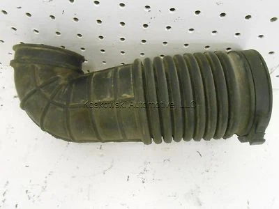 Jeep Grand Cherokee 4.0 liter Air Cleaner Duct 93 94 95 96 97 98 - Image 1 of 2