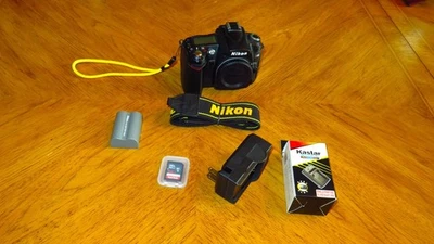 Solo cuerpo de cámara Nikon D90 12,3 MP DSLR - negra - excelente Foto 1 de 4