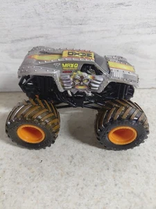 Monster Jam Max-D 1:64 camion pressofuso ruote sporche serie Arena Spin Master - Foto 1 di 6