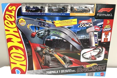 Hot Wheels Formula 1 Sprint Race Circuit Racing Track Set with 3 F1 Vehicles - Image 1 of 2