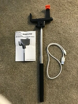 Aduro USNAP Wireless Selfie Stick with Built In Bluetooth Shutter button - Image 1 of 4