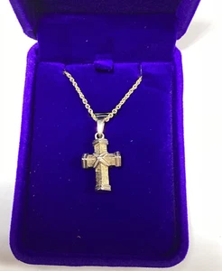 14K Gold Two-tone Yellow/White Hollow Cross/Total Weight 4.9 Grams/Chain & Box - Picture 1 of 12