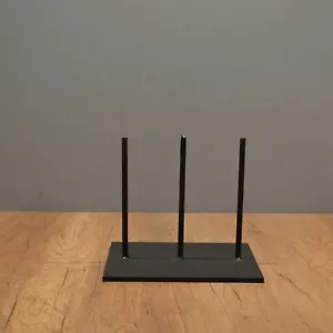 Soporte de varilla de exhibición de metal de 7" de alto para arte tribal y otros objetos de arte - Base de 8x8"" - Imagen 1 de 4
