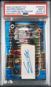 Wilfried Gnonto 2022-23 Panini Select P. Side Sig Blue Pulsar auto PSA 9 AUTO 10 - Foto 1 di 3
