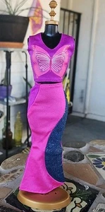 Barbie Puppe Vintage 2002 Fashion - Stuhl ausgestellter Taillenrock & Top, 2 Stück.   - Bild 1 von 6