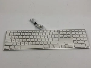 Genuine Apple A1243 Wired Mac Standard USB Keyboard w/ Numeric Keypad , Good - Picture 1 of 3