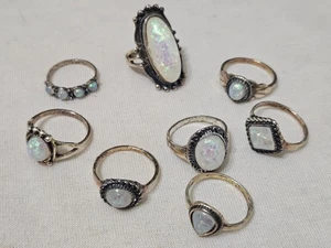 JUEGO DE 8X ANILLOS DE ÓPALO SINTÉTICO VINTAGE - Imagen 1 de 5