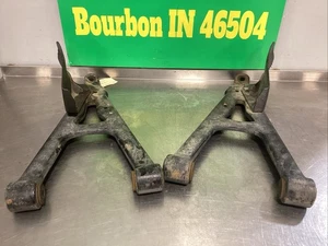 1 John Deere OEM Genuine HPX Gator Diesel A-Arm AM136532 T1 - Imagen 1 de 4