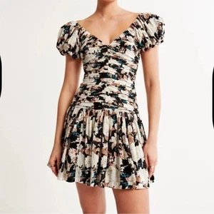 Mini Vestido Abercrombie & Fitch Elegante Floral Acanalado con Mangas Abullonadas Dramáticas Talla XST - Imagen 1 de 8