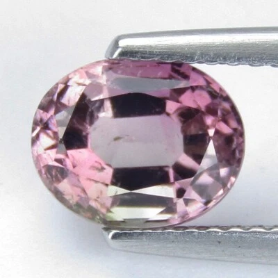1.84Cts Natural Extremely Pink Tourmaline Oval Shape 8.4X6.7mm Loose Gem - Image 1 of 4
