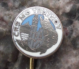 Antike Trutnov Tschechischer Angelverein springende Forelle Fisch Pin Anstecker - Bild 1 von 3
