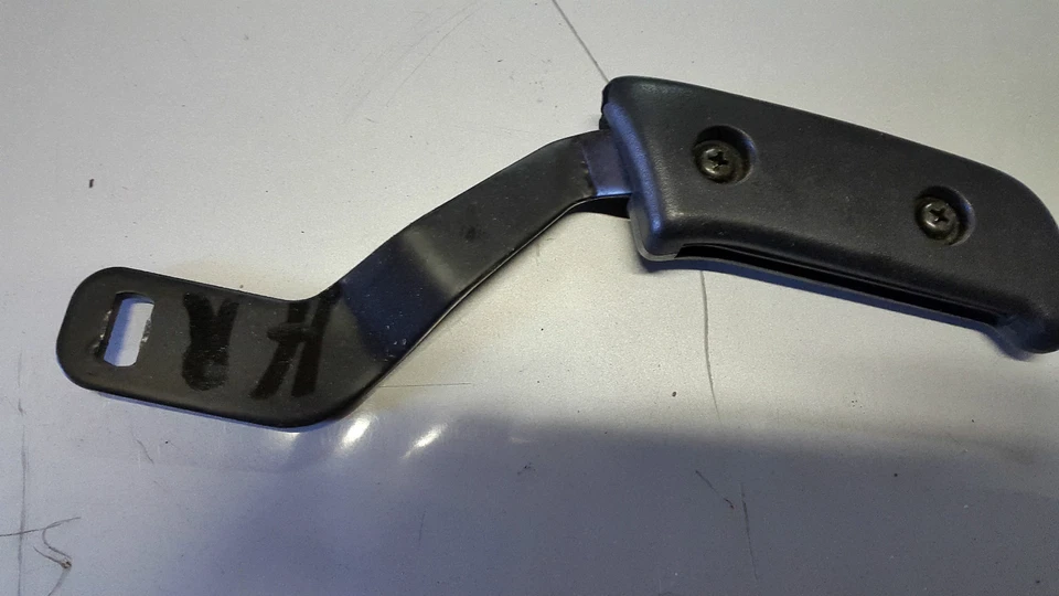 Hyundai Galloper II Seat Adjustment Lever Seat Lever Rear Right Back Seat - Image 1 of 1