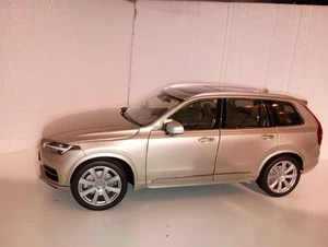 1:18 Scale Volvo XC 90 - Picture 1 of 9