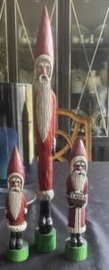 Vintage Holz Volkskunst signiert Bleistift Weihnachtsmänner primitiv 3er Set - Bild 1 von 23