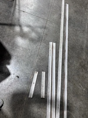 F100 1961-1963 moldura lateral unibody Foto 1 de 4