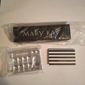 Nuevo estuche plegable de exhibición de lápiz labial negro Mary Kay Consultant y 30 bandejas desechables - Imagen 1 de 4