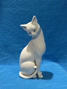 Vintage White Sitting Cat Mid Century Japan - Picture 1 of 7