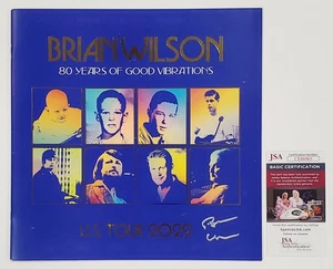 BRIAN WILSON BEACH BOYS SIGNIERT 2022 KONZERT TOUR PROGRAMM MIT JSA ZERTIFIKAT A - Bild 1 von 2