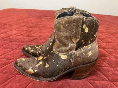 Botas cortas Liberty negras con cremallera Ruanda pintura de cuero de vaca manchas doradas para mujer talla 6,5 Foto 1 de 4