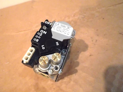 YORK White Rodgers GEMINI 36G54 Type 250 Furnace Gas Valve 025-38915-000 - Image 1 of 3