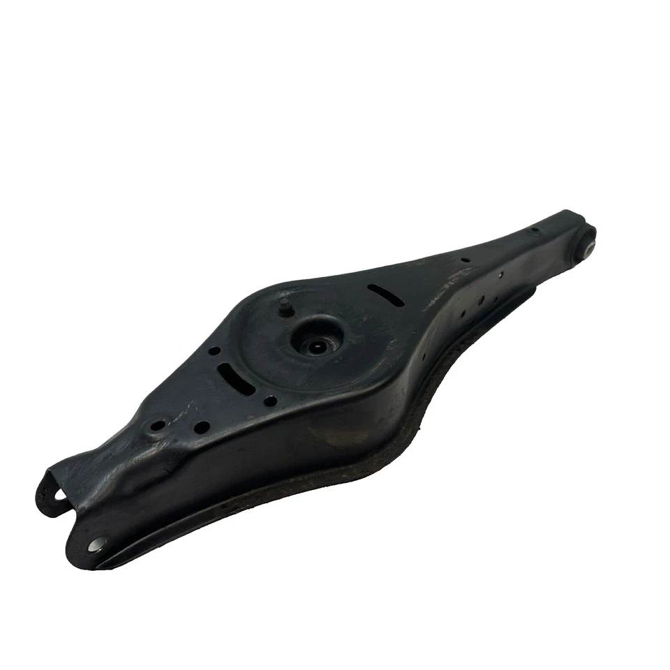 Brazo de control inferior trasero izquierdo o derecho OEM VOLKSWAGEN GTI 2006-2014 TRACCIÓN DELANTERA 1 pieza Foto 1 de 4