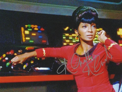 Nichelle Nichols - Orig. Autograph - 7 7/8x10 3/16in - Signed - Star Trek Cover