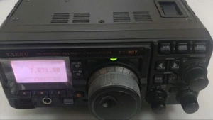 Nadajnik-odbiornik YAESU FT-897 HF/VHF/UHF - Zdjęcie 1 z 6
