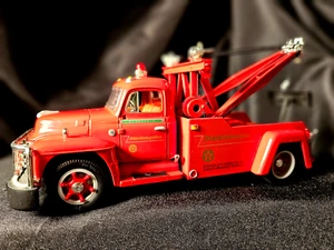 First Gear 1955 Diamond-T Texaco Tow Truck 1:34 Scale Inv. #2906 - Picture 1 of 7