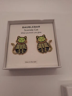Pendientes perforados Baublebar Halloween SCAREDY CAT esqueleto gatito brillo oscuro nuevos Foto 1 de 3
