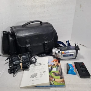SONY Handycam DCR-TRV17 Digital Camcorder miniDV Video Camera Nightmode Case Hi8 - Picture 1 of 13