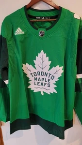 MAGLIA ADIDAS AUTENTICA NHL TORONTO ACERO LEAFS ST PATRICK'S DAY TEAM TAGLIA 54 - Foto 1 di 5
