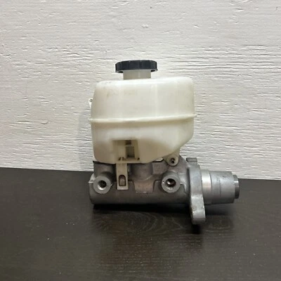 Cilindro maestro de freno para Ford F-250-F350 Super Duty 2013-2016 Foto 1 de 4