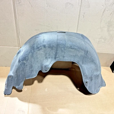 Jeep Grand Cherokee 2011-21 lado del pasajero trasero cuarto revestimiento protector contra salpicaduras OEM Foto 1 de 4