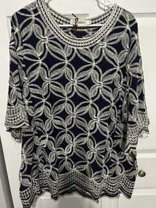 Solitaire Blue Ivory Embroidered Boho Scoop Neck Short Sleeve Blouse Size 2x - Picture 1 of 7