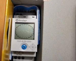 Finder 12.51.8.230.0000 Weekly time switch 230 VAC - Picture 1 of 5