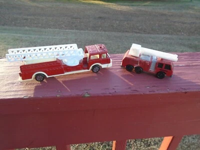 VINTAGE LOT OF 2 DIE CAST LATTER FIRE TRUCKS TOOTSIE/TONKA - Image 1 of 4
