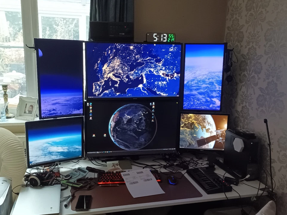 Duronic dual monitor stand vertical  DM35V2X1 (excellent condition)   - Image 1 of 2