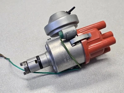 VERY NICE USED ORIGINAL BOSCH JFURX4 PORSCHE 914 1.7 IGNITION DISTRIBUTOR 131 - Image 1 of 4
