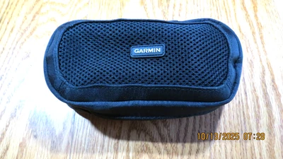Estuche de transporte blando universal Garmin GPS. Excelente Foto 1 de 3