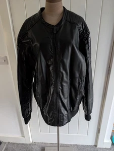 Schwarze Lederjacke Größe XL Primark Herren Reißverschluss Biker Faux - Bild 1 von 8