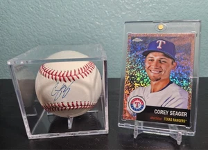Corey Seager Authentic Signed Baseball & 2022 Topps Chrome Numbered Refractor - Bild 1 von 6