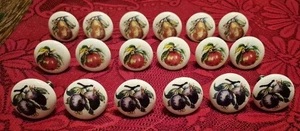 18 Vintage Porzellan Obst Birnen, Äpfel und Pflaumen Küche Schublade Knöpfe - Bild 1 von 11
