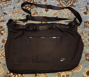 Bolso Mensajero Nike Departure 🎒 Marrón. Compartimento múltiple. - Imagen 1 de 4