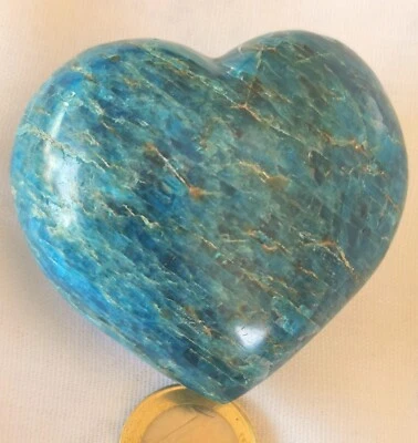 Herz aus Neon Apatit, Edelstein - Kugel - 63 * 58 mm - Handschmeichler - Petrol - Bild 1 von 4